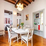 Appartement Guesthost - Shiny X3! Parma