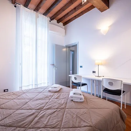 Appartement Guesthost - Shiny X3! Parma
