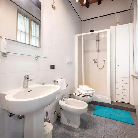 Guesthost - Shiny X3! *