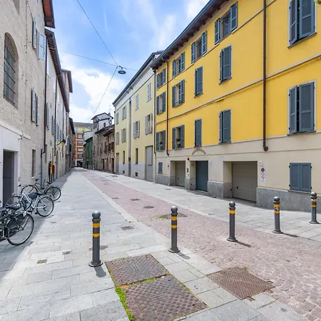 Appartement Guesthost - Shiny X3! Parma