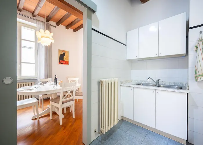 Guesthost - Shiny X3! 아파트 파르마